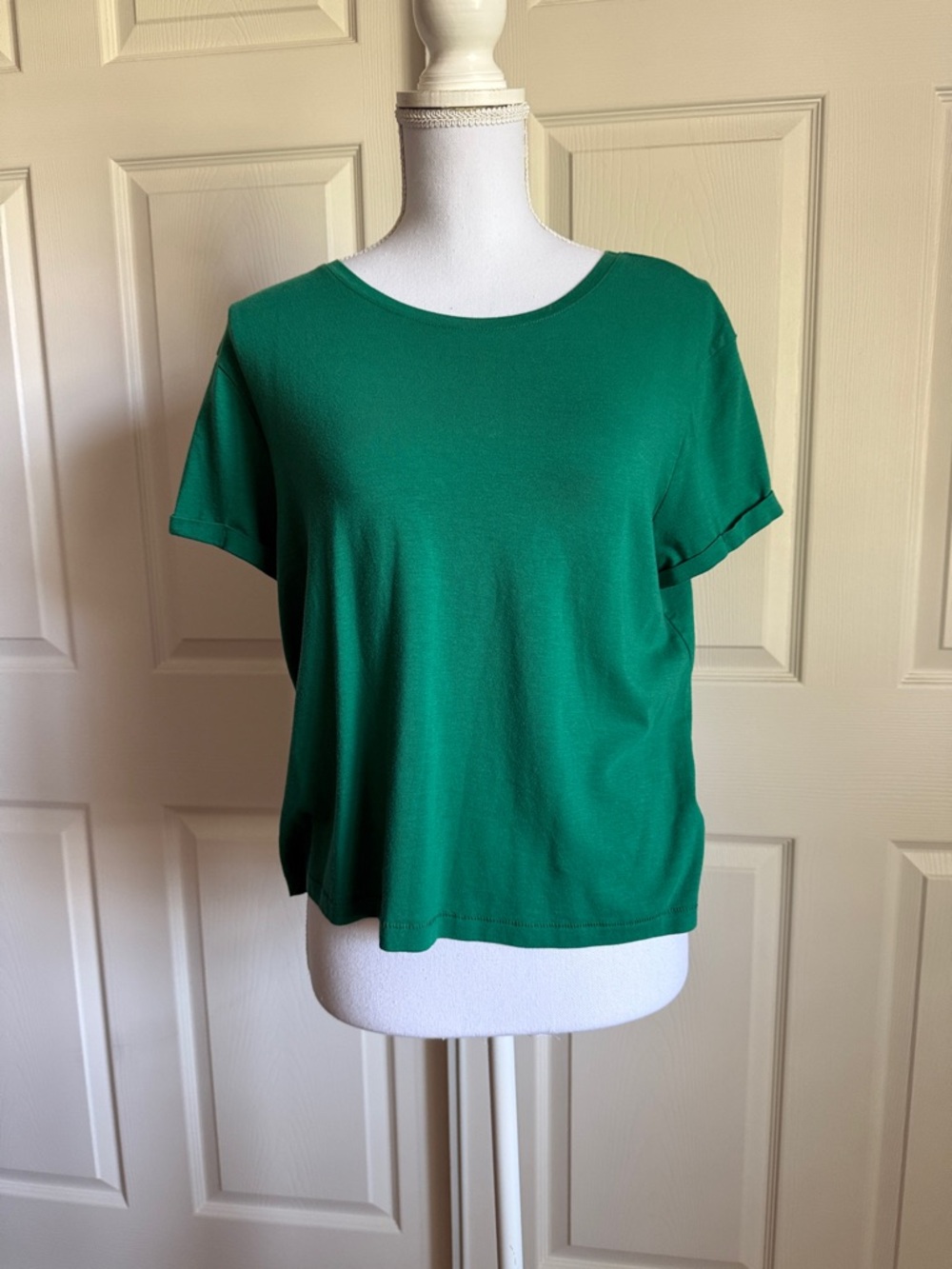 Classic Crewneck Short Sleeve Tee in Emerald Green